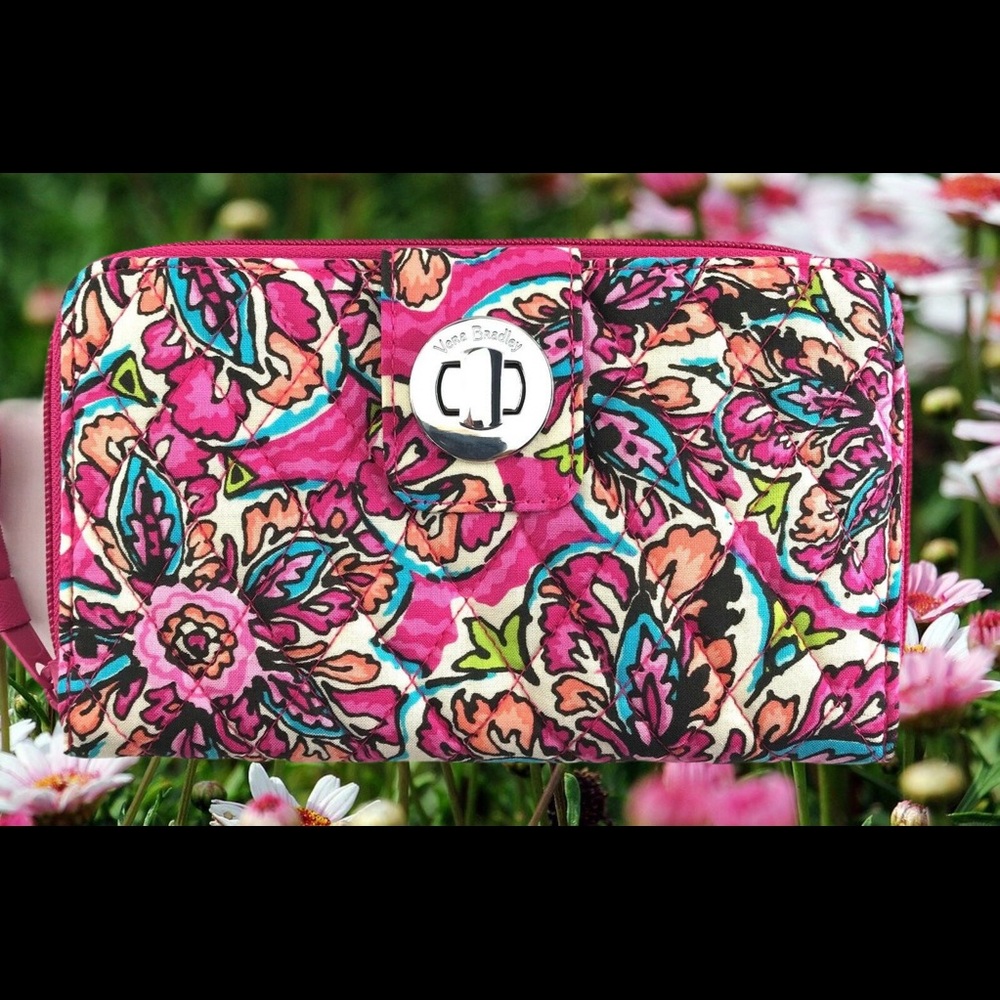 🆕 Vera Bradley Sunburst Flower Pattern Wallet 🆕